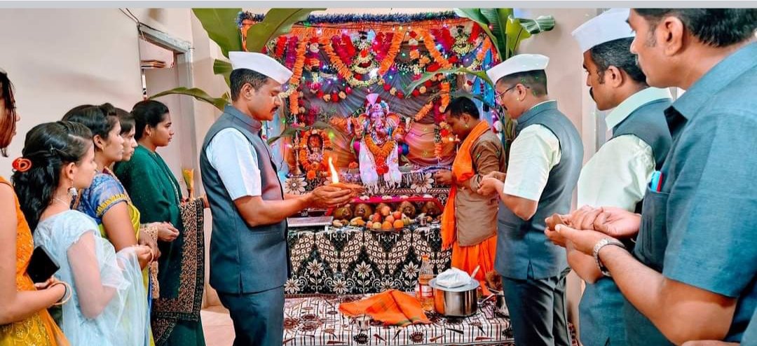 ಚನ್ನಮ್ಮನ ಕಿತ್ತೂರ ಪಟ್ಟಣದಲ್ಲಿ ಸಂಭ್ರಮದಿಂದ ಗಣೇಶನನ್ನು ಬರಮಾಡಿಕೊಳ್ಳಲಾಯಿತು