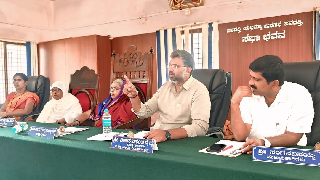 : ವರ್ಷ ಕಳೆದರು ನಗರೋತ್ತಾನ ಕಾಮಗಾರಿ ಆರಂಭಿಸಿಲ್ಲ ಏಕೆ ? ಗುತ್ತಿಗೆದಾರನಿಗೆ ನೋಟಿಸ್ ನೀಡಿ : ಶಾಸಕ ವಿಶ್ವಾಸ್