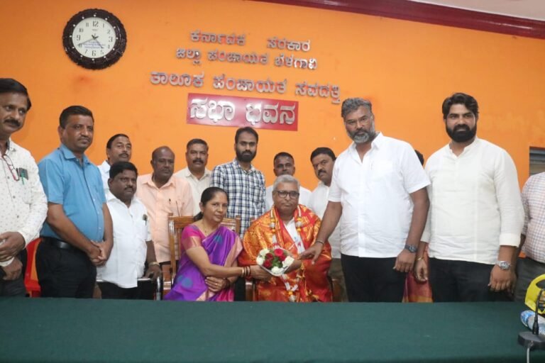 ತಮ್ಮ ಕರ್ತವ್ಯನಿಷ್ಠೆ ಹಾಗೂ ಪ್ರೀತಿಯಿಂದ ನಿಸ್ವಾರ್ಥ ಸೇವೆಯನ್ನು ಮಾಡಿದ ಮನೋಳಿಯವರು